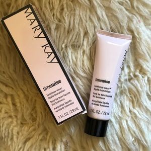 Mary Kay TimeWise Luminous-Wear Foundation NIB